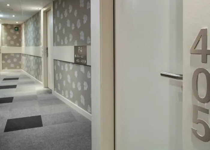 圣玛尔塔酒店 2* 巴塞罗那